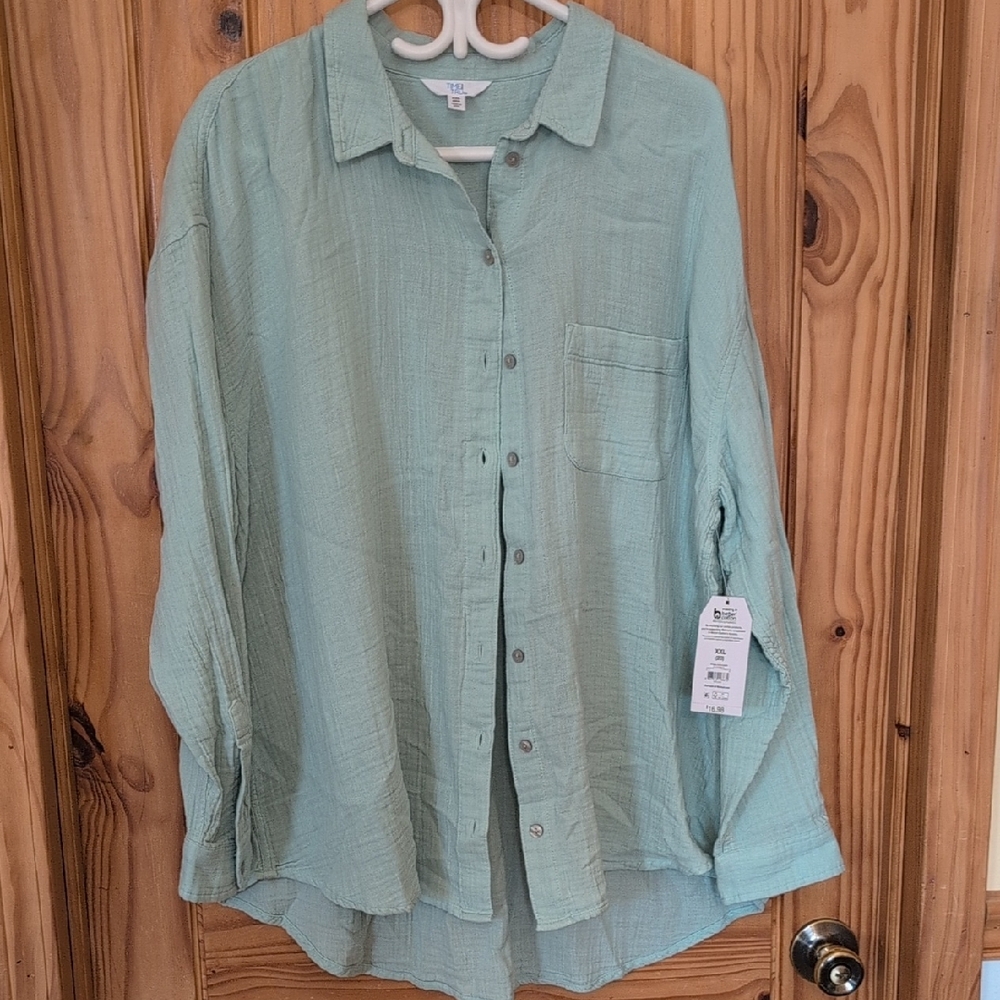 Time and Tru Women's Green Button Down Shirt